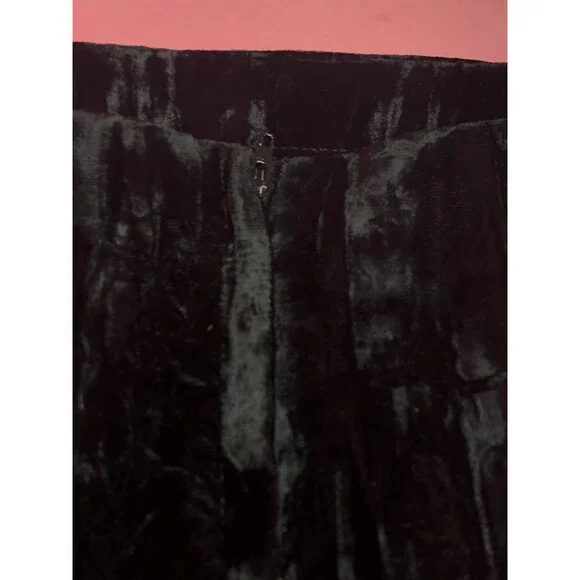 1980s BETSEY JOHNSON PUNK Label Black Velvet Pencil Skirt W/Back Slit. XS-S